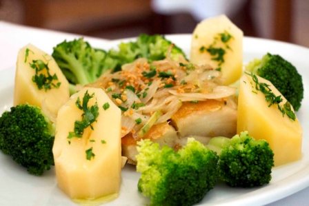 bacalhau-grelhado-com-brocolis